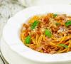 Spagetti paradicsommal Hogyan készítsünk spagettit paradicsommal