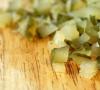 Hogyan készítsünk salátát uborkából, tojásból és zöldhagymából majonézzel Saláta párolt uborkával és majonézzel